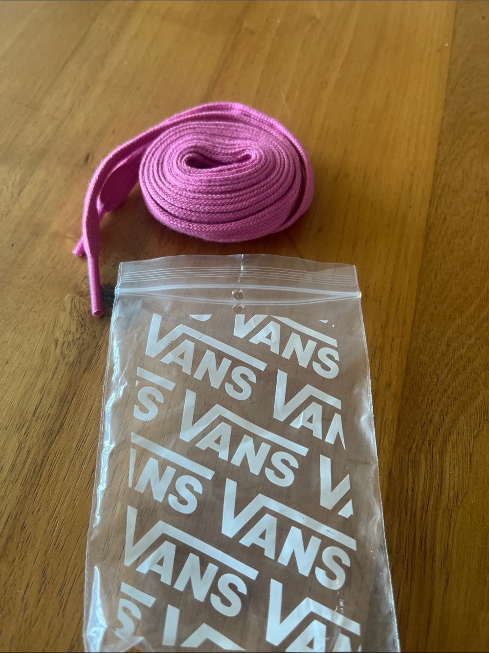 Vans Pink Flat Shoelaces with Branded Bag
